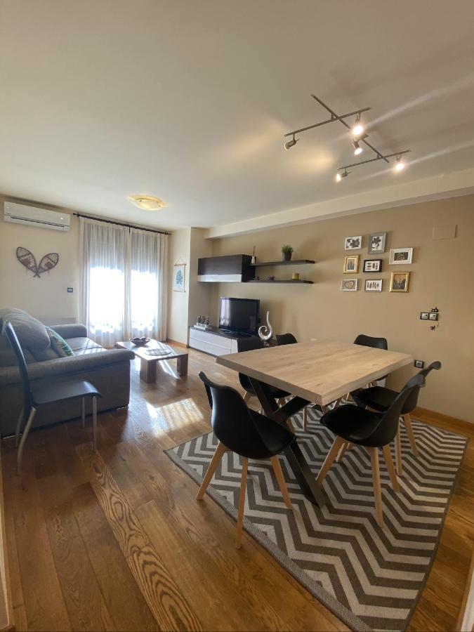 Apartament Neret I Sort Exteriör bild